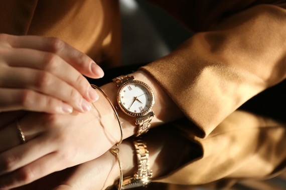 COMUNICAT. Cauţi un ceas nou? Ce ar trebui să ştii înainte de a alege un model pentru femei sau bărbaţi?