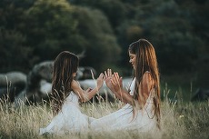 COMUNICAT. De ce apar copiii în natură în reclamele TV