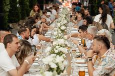 Comunicat. VIDEO. Birra Moretti continuă seria evenimentelor Live Birra Moretti cu La Grande Cena – o invitaţie de a redescoperi bucuria meselor împreună
