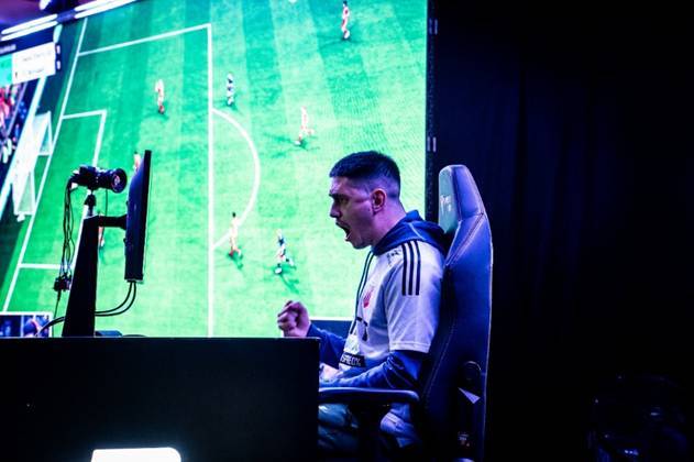 COMUNICAT. eSuperliga, prima ligă oficială de esports afiliată Ligii Profesioniste de Fotbal şi EA SPORTS, revine în martie cu un nou sezon