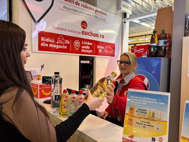COMUNICAT: Tot mai mult ulei alimentar uzat ajunge la reciclare: Auchan depăşeşte pragul de 1,7 milioane de litri colectaţi, la 7 ani de la lansarea programului de colectare 
