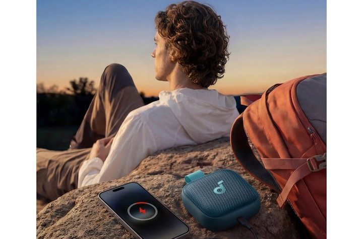COMUNICAT. Soundcore Boom Go 3i - boxa mică pentru ieşiri în aer liber: are bass puternic, rezistă la apă şi îţi poate încărca telefonul
