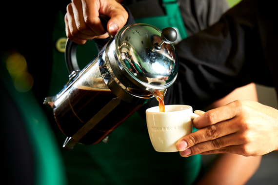 COMUNICAT. Starbucks sărbătoreşte Ziua Internaţională a Cafelei prin tradiţie, expertiză şi noi descoperiri