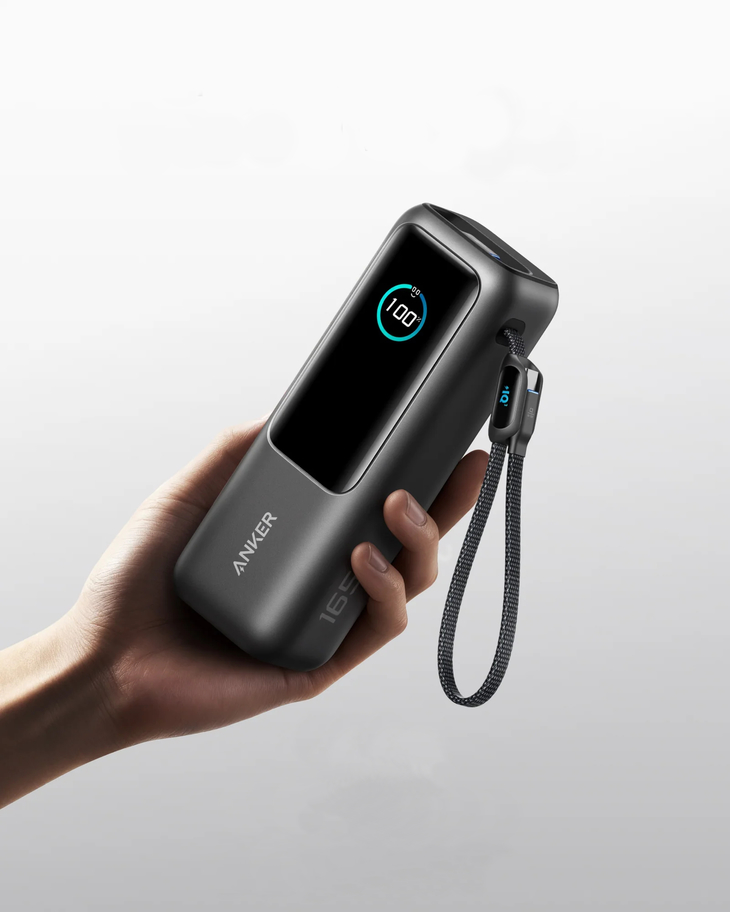 COMUNICAT. Anker A1695, bateria externă pentru jurnaliştii care fac muncă de teren
