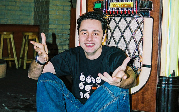 FOTO DIN ARHIVĂ Inedit: cum arăta Cătălin Măruţă când şi-a tăiat pletele, la emisiunea Tonomatul dp2