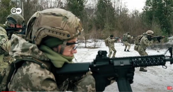 VIDEO. Reportajele Deutsche Welle: Cum se pregătesc ucrainenii de război?