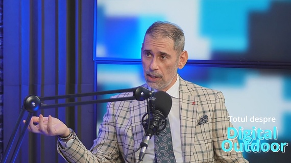 VIDEO. Totul despre un fel de market place eMag, dar cu reclame Digital Outdoor. Companiile vin cu ecranele, Phoenix Media cu sistemul (Totul despre Digital Outdoor)
