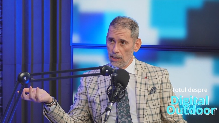 VIDEO. Totul despre un fel de market place eMag, dar cu reclame Digital Outdoor. Companiile vin cu ecranele, Phoenix Media cu sistemul (Totul despre Digital Outdoor)