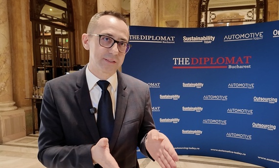 VIDEO. Ce avantaje au reclamele pe ecranele video din magazine? Retail Media ia avânt în România: piaţa aproape se dublează anual. În America se fac miliarde