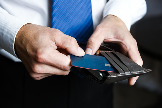 COMUNICAT. Portofelul ideal pentru bărbatul modern