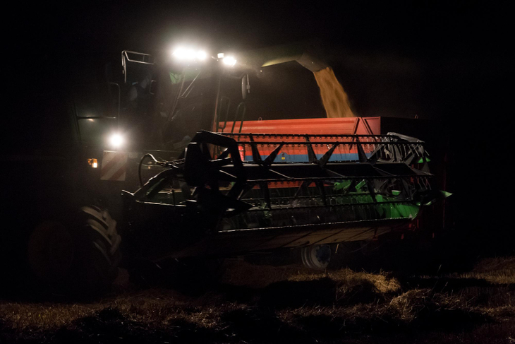 COMUNICAT. Cum influenţează un proiector auto eficienţa pe şantier sau câmp