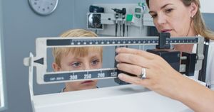 Greutatea mai mare în primii ani de viaţă, asociată cu un risc crescut de cancer colorectal