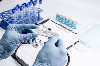 Numărul cazurilor noi de Covid-19, în creştere faţă de raportările din săptămânile anterioare
