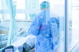 Infecţiile rezistente la antibiotice, o ameninţare tot mai mare în UE, avertizează un nou raport al Centrului European pentru Prevenirea şi Controlul Bolilor