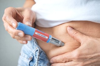Utilizatorii de injecţii pentru slăbit de tip GLP-1, avertizaţi asupra unui risc rar, dar grav, de pancreatită