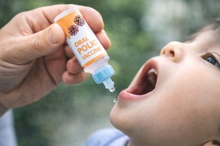 OMS certifică un nou vaccin împotriva poliomielitei pentru a consolida răspunsul global la epidemii

