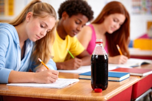 Consumul ridicat de băuturi cu zahăr, asociat cu simptome de anxietate la adolescenţi