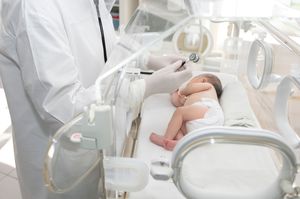 Asociaţia Prematurilor cere acţiuni imediate pentru copiii născuţi înainte de termen