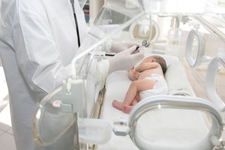 Asociaţia Prematurilor cere acţiuni imediate pentru copiii născuţi înainte de termen