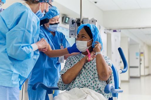 Transplant renal experimental încheiat după un timp record de aproape patru luni