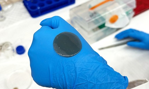 Un nou tip de pansament „inteligent” poate detecta infecţiile şi accelera vindecarea rănilor