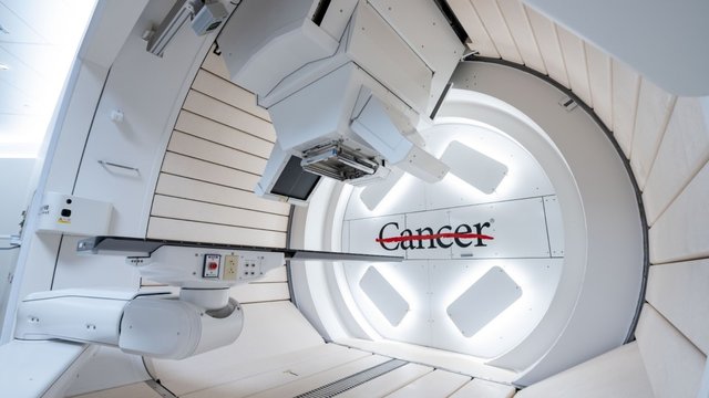 Photo for the article Terapia cu protoni a îmbunătăţit supravieţuirea în cancerul orofaringian, într-un studiu de fază III