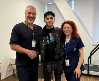 Premieră mondială în chirurgie cardiacă la Spitalul Nord Pipera: prima reparaţie completă a unei valve mitrale „în hamac”, o malformaţie congenitală rară a inimii, folosind un abord transaortic