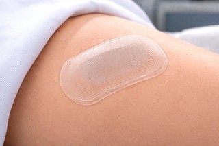 Un plasture activat termic poate distruge celulele de melanom fără intervenţie chirurgicală