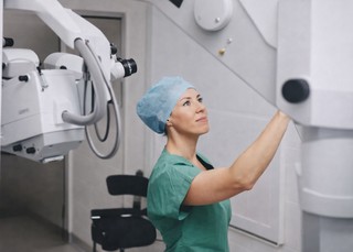 Tratamentul cancerului în Austria: acces rapid la terapii moderne şi îngrijire multidisciplinară