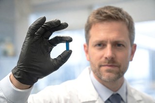 Transplantul de microbiotă fecală ar putea îmbunătăţi rezultatele imunoterapiei pentru mai multe tipuri de cancer