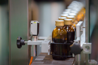 India impune standarde stricte pentru fabricile de medicamente, după moartea mai multor copii din cauza unui sirop de tuse contaminat