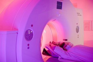 Angio-CT şi coronarografie: investigaţii cardiace moderne la Spitalul Clinic SANADOR