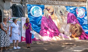 Asociaţia SAMAS deschide Săptămâna Mondială a Alăptării cu o lucrare de artă urbană
