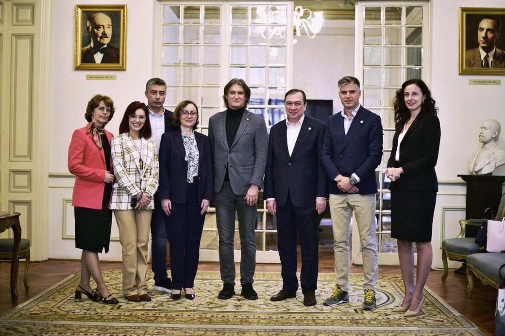 CMSR, UMF „Carol Davila” şi UNATC “I.L.Caragiale” lansează parteneriatul „Campanie de promovare a sănătăţii orale în şcoli”