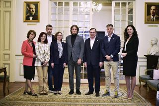 CMSR, UMF „Carol Davila” şi UNATC “I.L.Caragiale” lansează parteneriatul „Campanie de promovare a sănătăţii orale în şcoli”