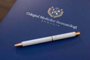 Consiliul Naţional al Colegiului Medicilor Stomatologi din România va analiza cazul fetiţei care a murit săptămâna trecută la o clinică din Bucureşti în urma unui stop cardio-respirator, după ce fusese supusă unei proceduri de sedare profundă