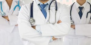 CMR: Respectarea programului de lucru - o condiţie esenţială pentru funcţionarea corectă a sistemului de sănătate la fel ca şi respectarea condiţiilor de muncă de către angajator faţă de medici