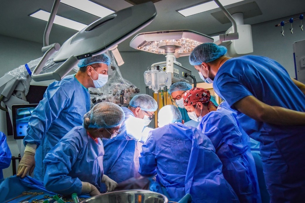 Excelenţă în transplantul hepatic la Spitalul Clinic SANADOR