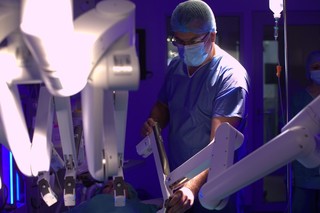 Diagnostic şi tratament modern pentru herniile abdominale la Spitalul Clinic SANADOR