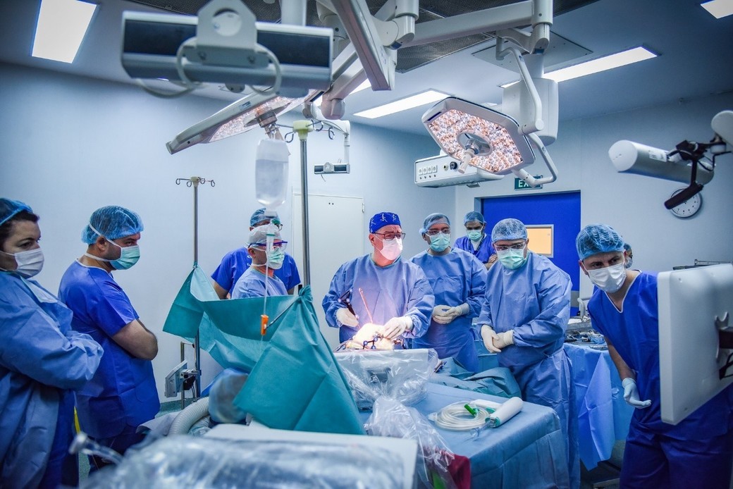 Tratamente moderne pentru traumatismele de genunchi, la Spitalul Clinic SANADOR 