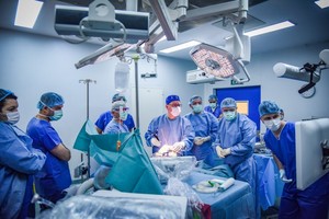 Tratamente moderne pentru traumatismele de genunchi, la Spitalul Clinic SANADOR 