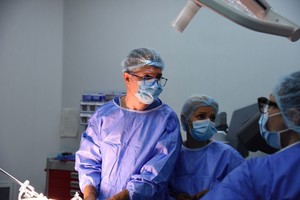 Când sunt recomandate protezele peniene şi cum funcţionează 