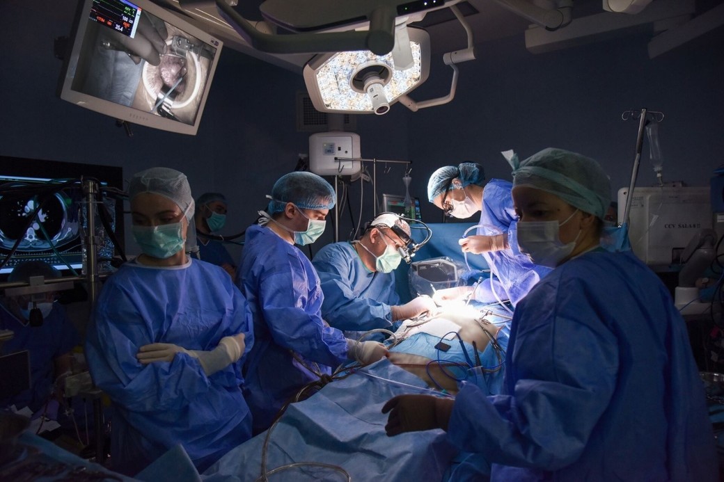 Intervenţii complexe de chirurgie cardiovasculară minim invazivă la Spitalul Clinic SANADOR