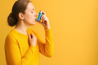 Când ar trebui administrat tratamentul pentru un control optim al astmului? Momentul zilei care maximizează eficienţa medicamentelor
