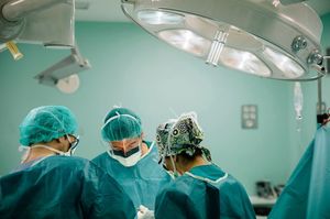 Testul de sânge care poate indica rapid dacă apar complicaţii după un transplant de ficat