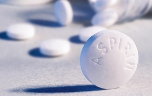 Înlocuirea aspirinei cu medicamente mai noi ca opţiune pe termen lung după o intervenţie cardiacă