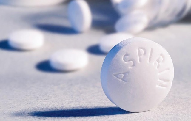 Înlocuirea aspirinei cu medicamente mai noi ca opţiune pe termen lung după o intervenţie cardiacă