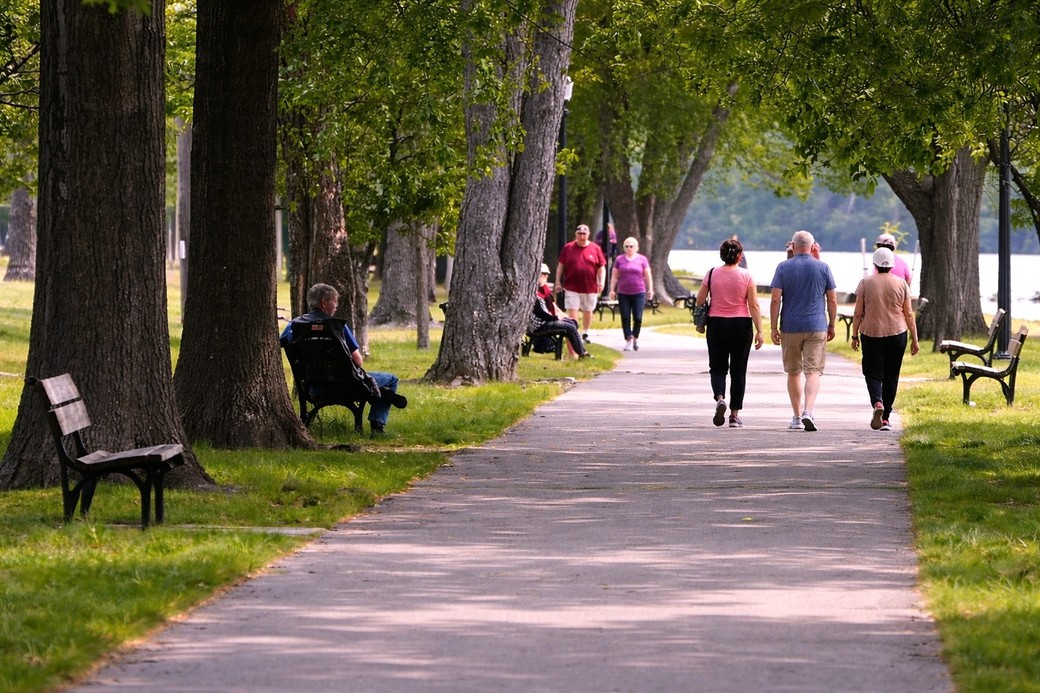 Doar cinci minute în plus: mici schimbări în activitatea zilnică pot prelungi viaţa, arată studii recente