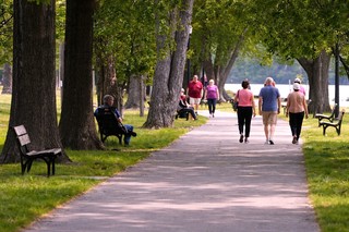 Doar cinci minute în plus: mici schimbări în activitatea zilnică pot prelungi viaţa, arată studii recente