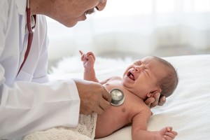 ARC: Diagnosticul întârziat, cauză importantă de mortalitate neonatală în România